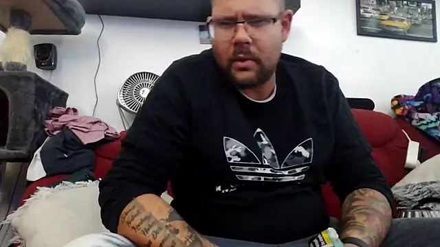 sexykevin17cm online show from November 11, 2025, 1:39 pm