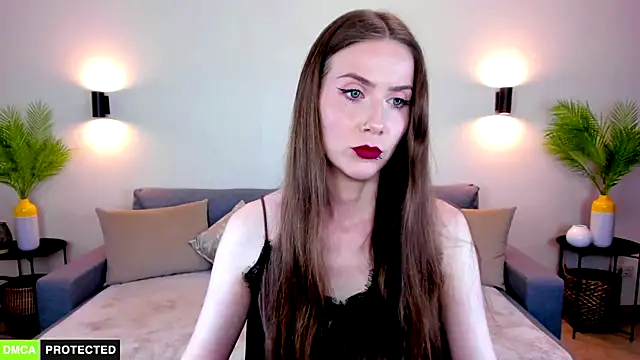 TheWoman   online show from May 27, 2026, 11:06 am