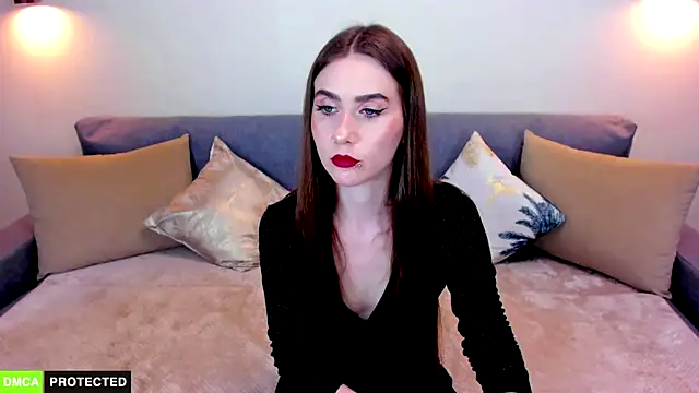 TheWoman   online show from March 19, 2025, 6:34 pm