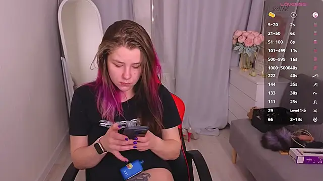 Mira Falls online show from October 10, 2025, 6:03 am