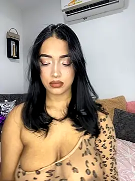 Shantal Lovee online show from November 18, 2025, 9:18 pm