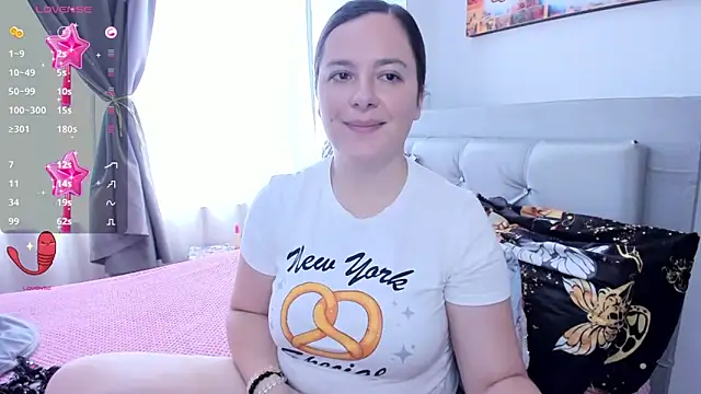 angelaagomez online show from June 7, 2026, 5:07 pm
