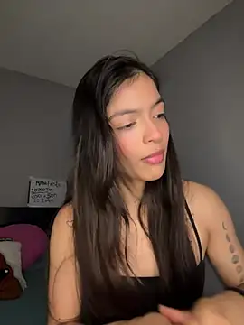 Snapshot of Sammy_pink chatting on March 9, 2025, 11:03 pm Sammy pink online show from March 9, 2025, 11:03 pm