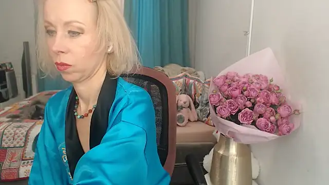 LuxuryNika online show from October 24, 2025, 10:03 am