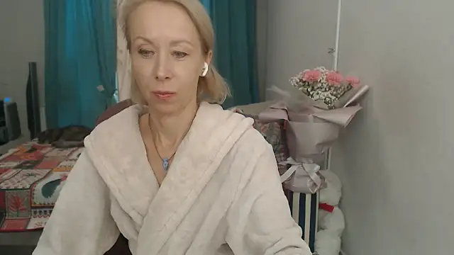 LuxuryNika online show from October 1, 2025, 10:41 am