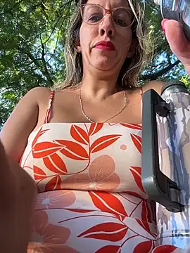 Gatitacarlita online show from March 13, 2026, 10:31 am