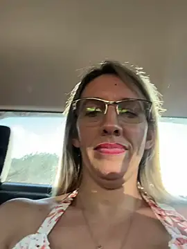 Gatitacarlita online show from February 27, 2025, 8:53 pm