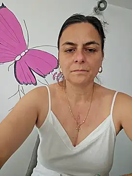 IsabelleCraft online show from November 17, 2025, 8:51 am