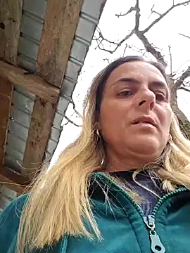 Snapshot of IsabelleCraft chatting on March 22, 2025, 1:41 pm IsabelleCraft online show from March 22, 2025, 1:41 pm
