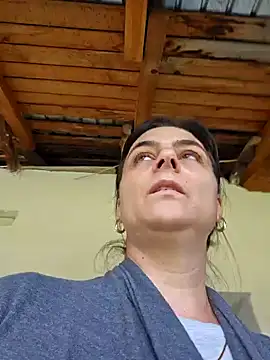 Snapshot of IsabelleCraft chatting on September 18, 2025, 8:28 am IsabelleCraft online show from September 18, 2025, 8:28 am