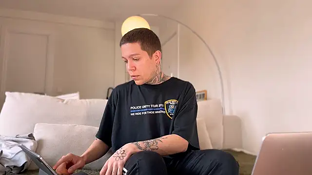 Harry Jen online show from March 14, 2025, 8:42 am