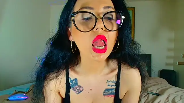 angeliquevany online show from March 12, 2025, 8:20 pm