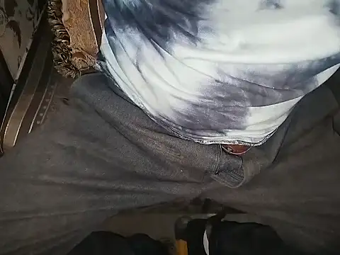 Snapshot of robertocastillo-2017 chatting on December 21, 2025, 11:38 pm robertocastillo-2017 online show from December 21, 2025, 11:38 pm