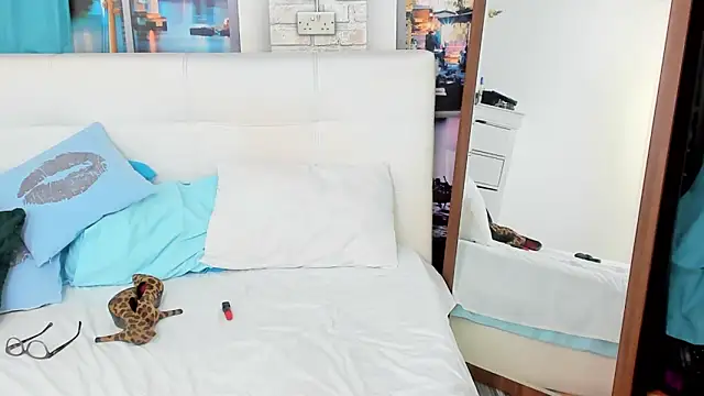 IvyHotFoxy online show from March 13, 2025, 10:36 am