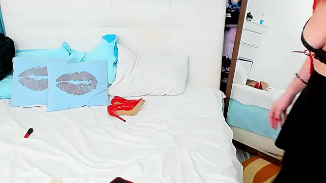 IvyHotFoxy online show from March 18, 2025, 9:12 am