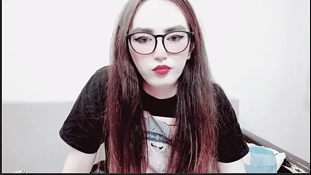 MinniMaksy online show from March 4, 2025, 9:54 pm