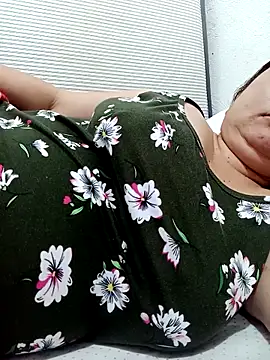 XXLorie 02 online show from November 7, 2025, 1:48 pm