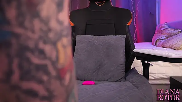 diana rotor online show from November 19, 2025, 2:22 am