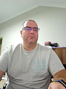 Andrew1900529 online show from October 15, 2025, 6:22 am