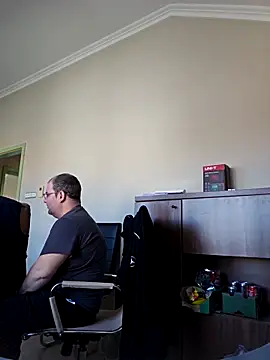 Andrew1900529 online show from March 18, 2025, 1:12 pm