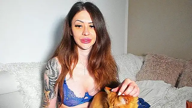 BrianaDiamondXXX online show from June 25, 2026, 11:04 am