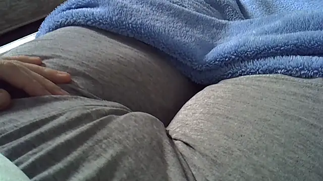 Snapshot of perescam chatting on February 7, 2026, 12:35 pm perescam online show from February 7, 2026, 12:35 pm