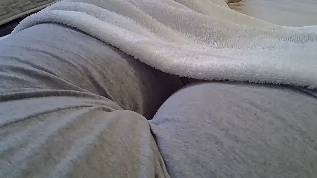 Snapshot of perescam chatting on February 16, 2026, 6:17 pm perescam online show from February 16, 2026, 6:17 pm