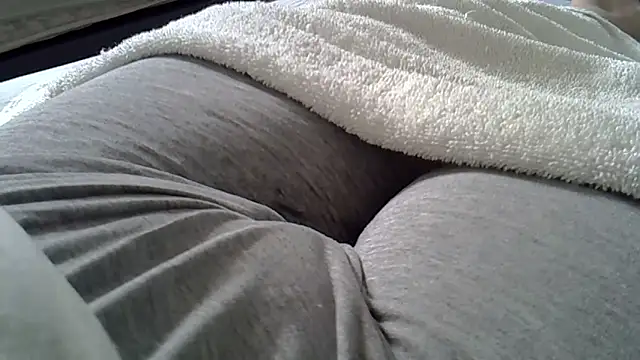 Snapshot of perescam chatting on February 19, 2026, 3:31 pm perescam online show from February 19, 2026, 3:31 pm