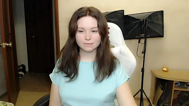 BettyGinger online show from October 21, 2025, 8:30 pm