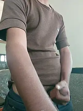 HotBoyOm online show from December 14, 2025, 8:42 am