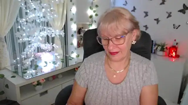 Ghertrude52 online show from December 16, 2025, 4:17 am