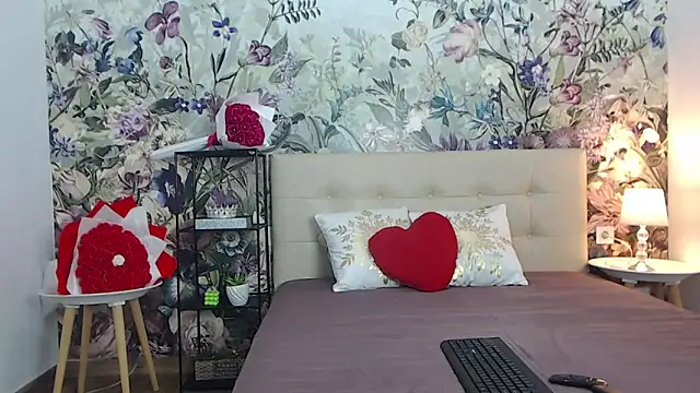 Snapshot of RoseDiamond06 chatting on February 26, 2026, 9:48 pm RoseDiamond06 online show from February 26, 2026, 9:48 pm