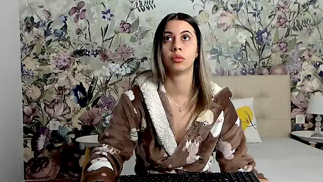 RoseDiamond06 online show from October 5, 2025, 3:25 pm