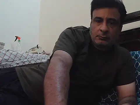 Snapshot of desipapaxxx chatting on March 4, 2026, 9:28 am desipapaxxx online show from March 4, 2026, 9:28 am