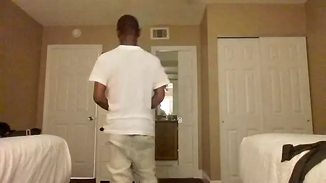 MrRuddeebony online show from April 26, 2026, 9:28 am