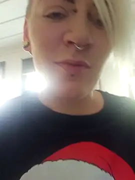 PinkTheHawk online show from November 14, 2025, 12:58 am