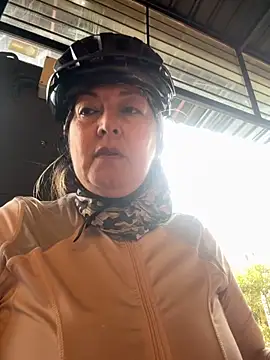 emma tour online show from October 26, 2025, 3:12 pm