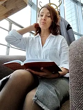 EvaXOAir online show from October 11, 2025, 4:13 am