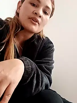 Mia davis01 online show from April 11, 2026, 9:29 pm