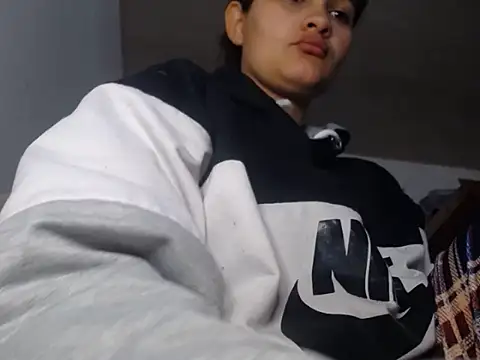 Mia davis01 online show from September 10, 2025, 2:49 pm