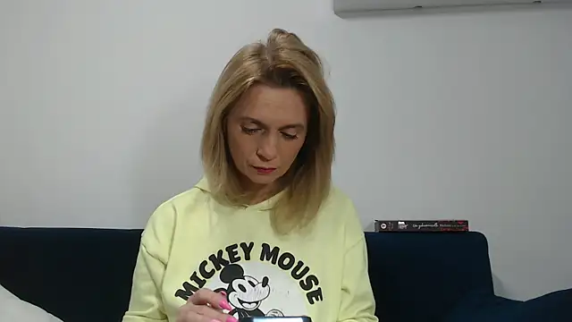 MysticCreature online show from February 6, 2026, 4:08 am