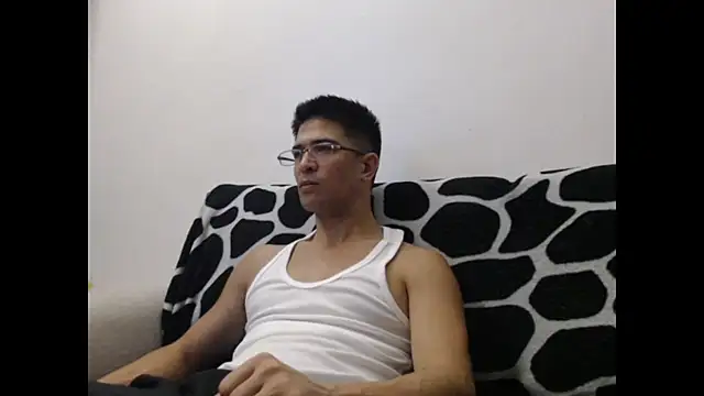 Snapshot of SebastianReiss chatting on September 29, 2025, 10:15 pm SebastianReiss online show from September 29, 2025, 10:15 pm