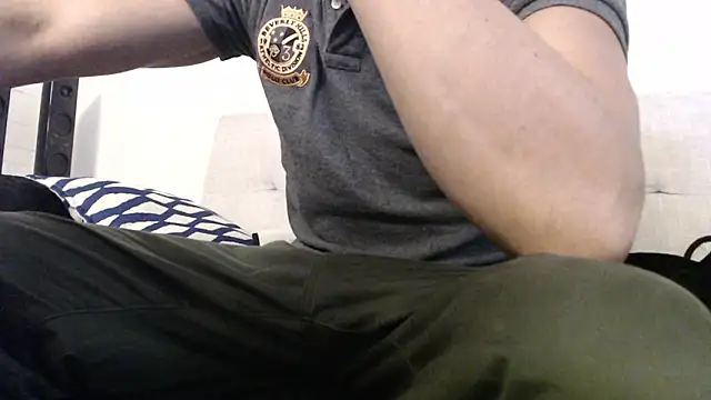 Snapshot of SebastianReiss chatting on February 10, 2025, 4:14 pm SebastianReiss online show from February 10, 2025, 4:14 pm