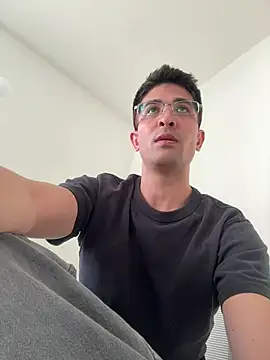 SebastianReiss online show from April 18, 2026, 1:19 am