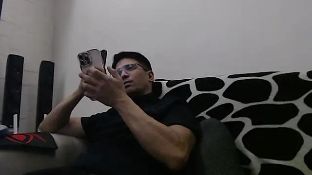 Snapshot of SebastianReiss chatting on October 4, 2025, 5:47 pm SebastianReiss online show from October 4, 2025, 5:47 pm