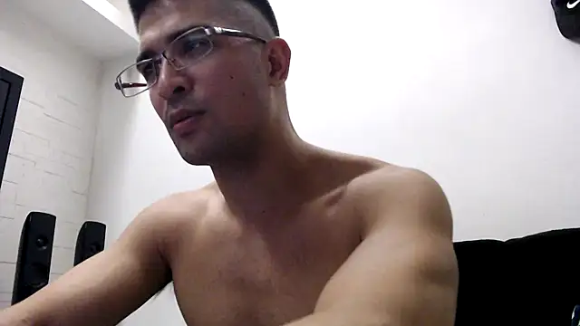 Snapshot of SebastianReiss chatting on February 1, 2025, 8:58 pm SebastianReiss online show from February 1, 2025, 8:58 pm