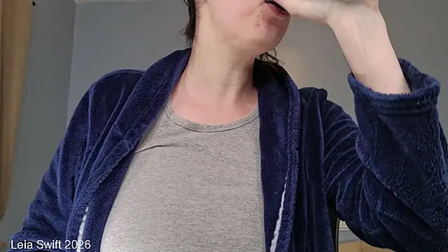 LeiaSwift online show from February 7, 2026, 1:02 am