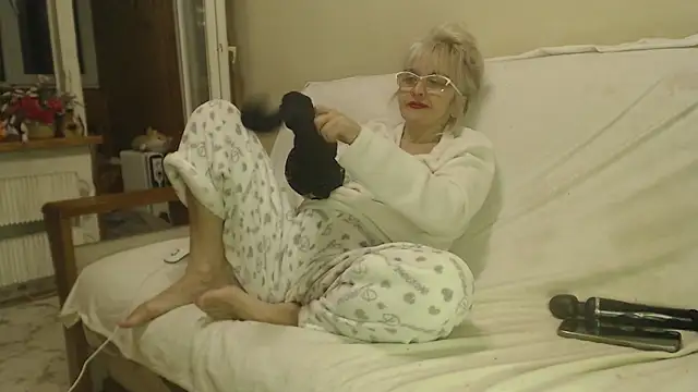 larawet online show from March 8, 2025, 5:01 pm