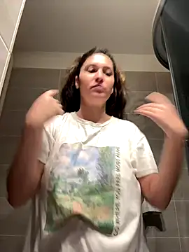 IrisBlues online show from October 8, 2025, 5:02 pm