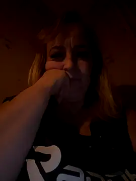 Irina2909xh online show from November 14, 2025, 12:47 am